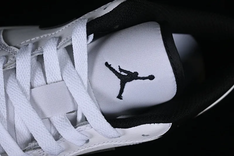 All categories Air Jordan Jordan series basketball shoes Air Jordan 1 Low G version pure original Air Jordan 1 Low "White and Black" AJ1 Joe 1 white and black color matching low-top cultural casual sneakers 553558-132